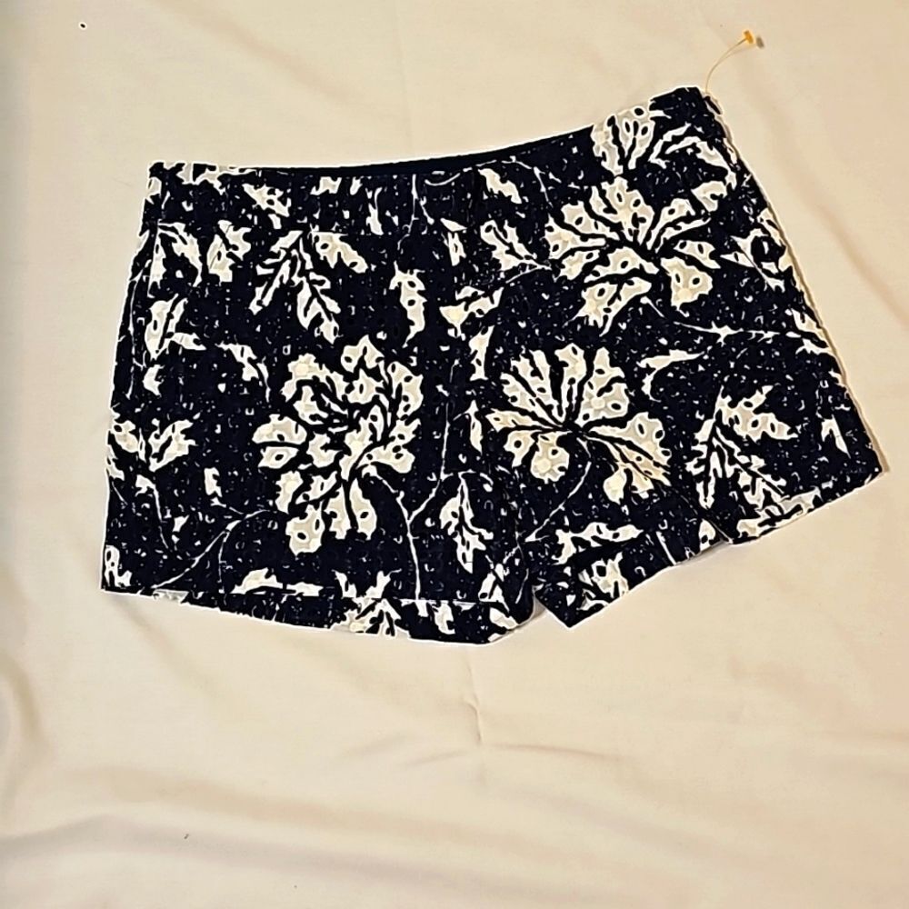 Anthropologie wren eyelet shorts size small